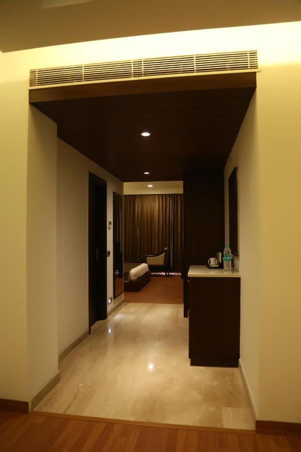 Hotel Imperia Suites ชลันธระ ภายนอก รูปภาพ