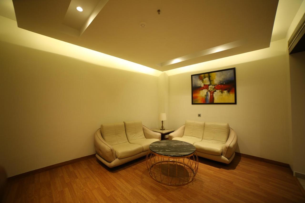 Hotel Imperia Suites ชลันธระ ภายนอก รูปภาพ