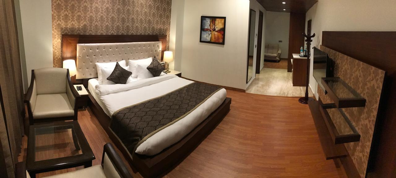 Hotel Imperia Suites ชลันธระ ภายนอก รูปภาพ