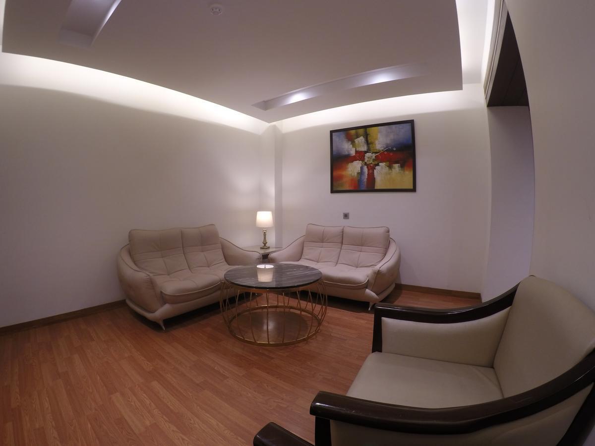 Hotel Imperia Suites ชลันธระ ภายนอก รูปภาพ