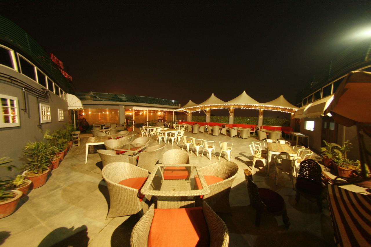 Hotel Imperia Suites ชลันธระ ภายนอก รูปภาพ